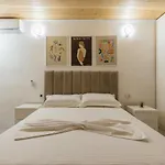 Loft Apartment By Holistay