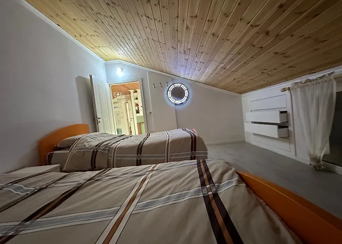 Loft Apartment By Holistay